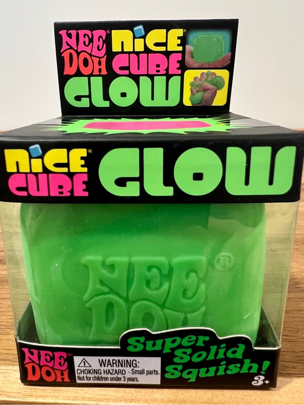 💚NeeDoh Nice Cube GLOW - Bright Green Squeeze Cube